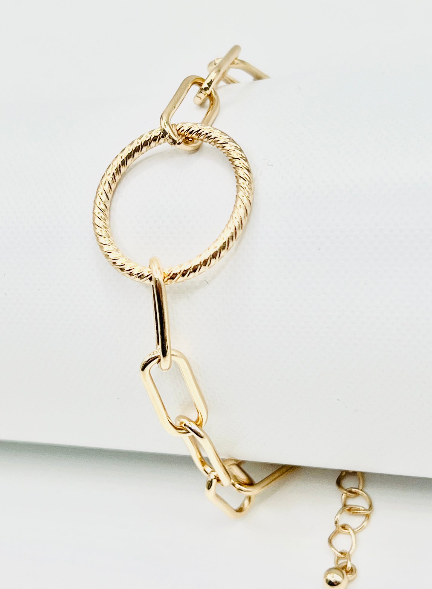 Classy Circle Chain Bracelet